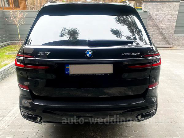 Позашляховик джип на весілля BMW X7 40D з водієм у Києві