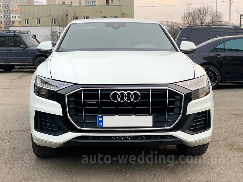 Позашляховик джип на весілля Audi Q8 S Line білий
