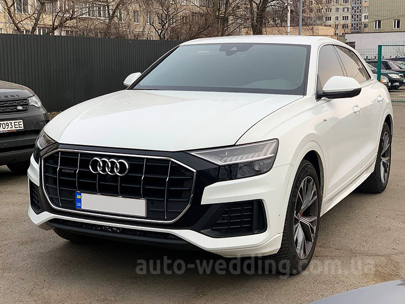 Позашляховик джип на весілля Audi Q8 S Line білий