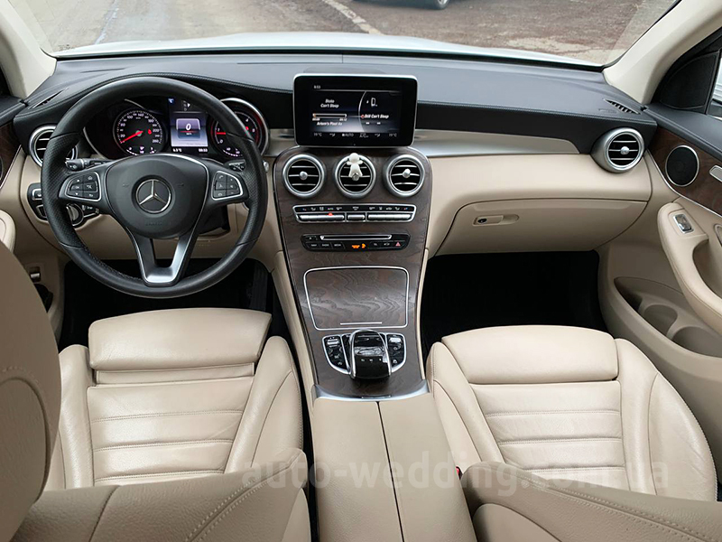 Позашляховик джип на весілля Mercedes Benz GLС 250d білий