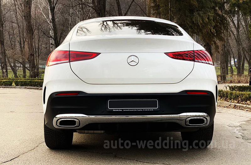 Позашляховик джип на весілля Mercedes-Benz AMG GLE Coupe білий