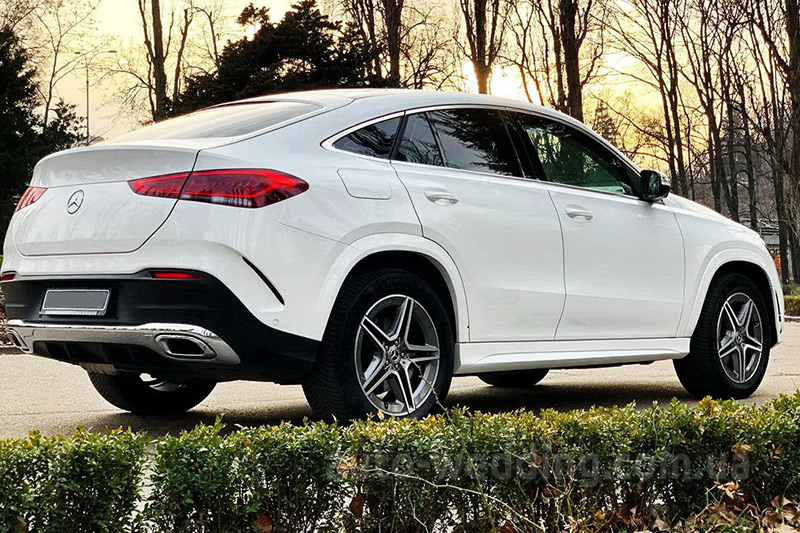 Позашляховик джип на весілля Mercedes-Benz AMG GLE Coupe білий