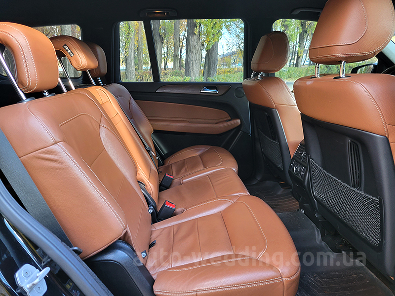 Позашляховик джип на весілля Mercedes Benz GLS 350d AMG 4MATIC чорний 6 місць у Києві