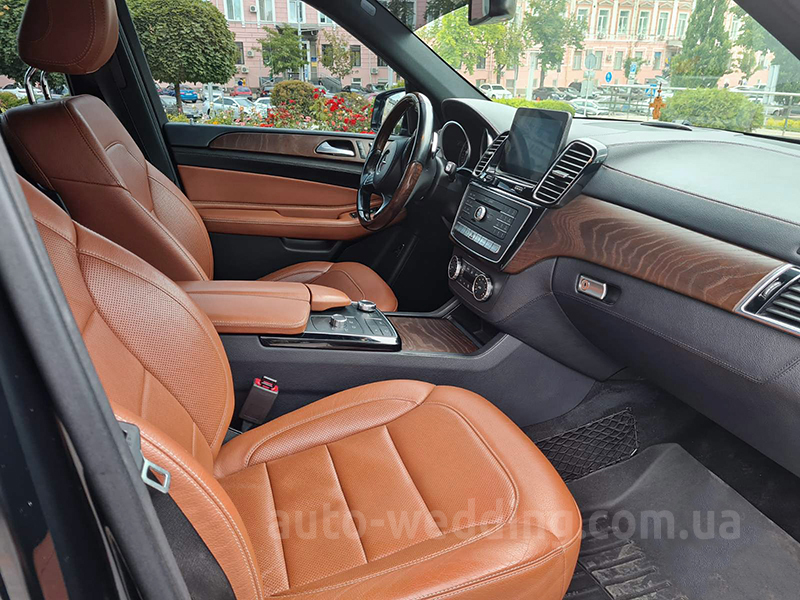Позашляховик джип на весілля Mercedes Benz GLS 350d AMG 4MATIC чорний 6 місць у Києві