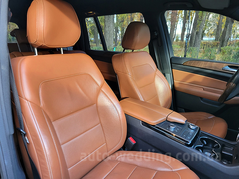 Позашляховик джип на весілля Mercedes Benz GLS 350d AMG 4MATIC чорний 6 місць у Києві