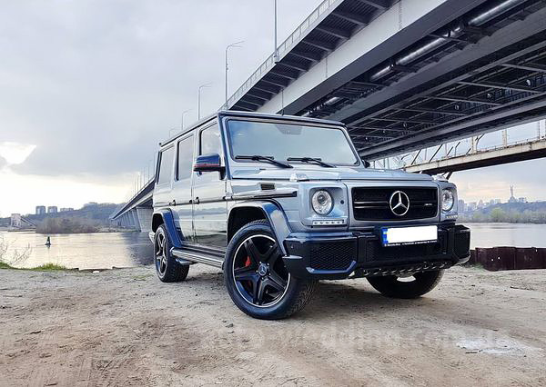 Джип на весілля гелік Mercedes Gelentwagen G63 AMG кубик silver з водієм у Києві