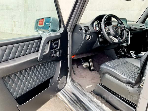 Джип на весілля гелік Mercedes Gelentwagen G63 AMG кубик silver з водієм у Києві
