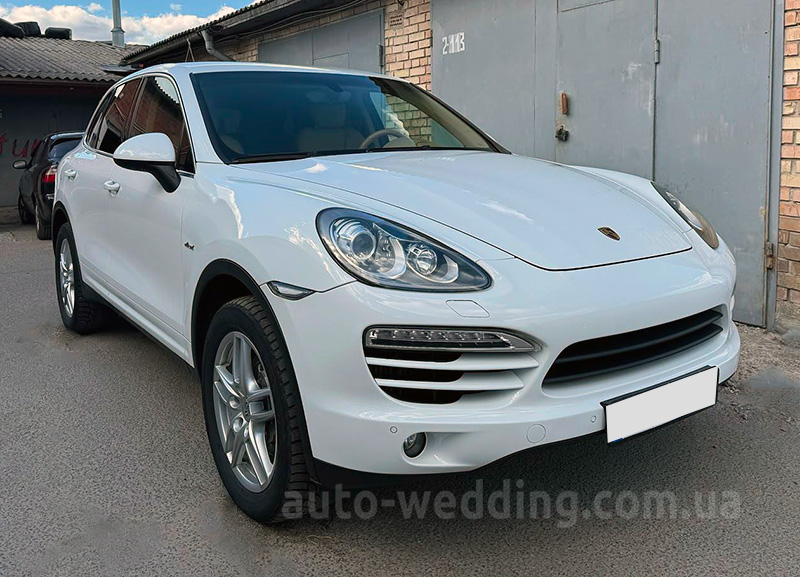 Позашляховик на весілля Porsche Cayenne з водієм у Києві