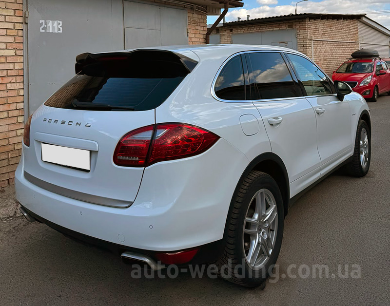 Позашляховик на весілля Porsche Cayenne з водієм у Києві