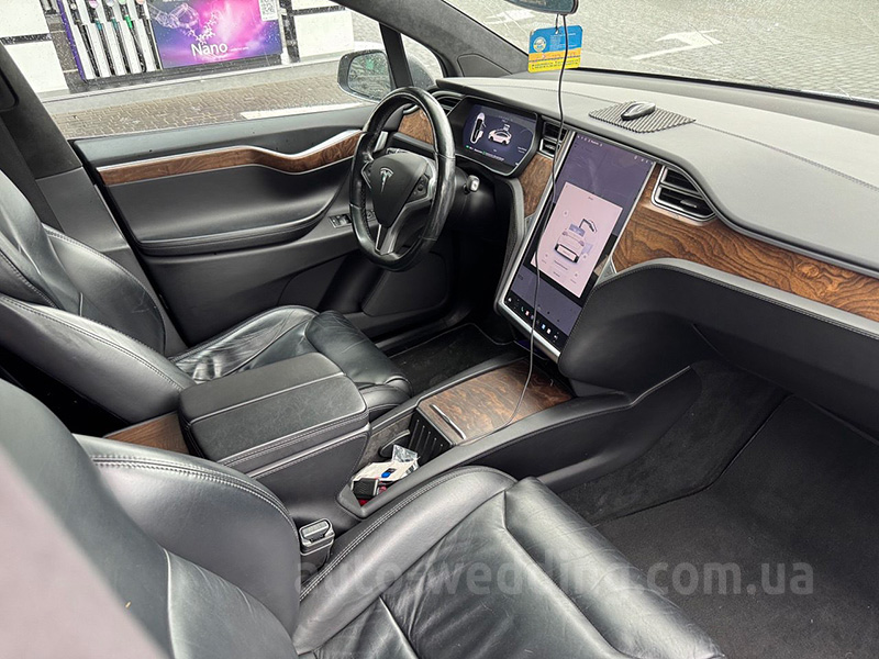 Електро позашляховик на весілля TESLA Model X білий з водієм у Києві
