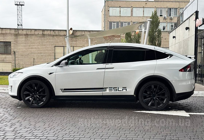 Електро позашляховик на весілля TESLA Model X білий з водієм у Києві