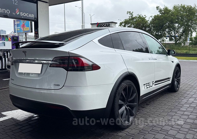Електро позашляховик на весілля TESLA Model X білий з водієм у Києві