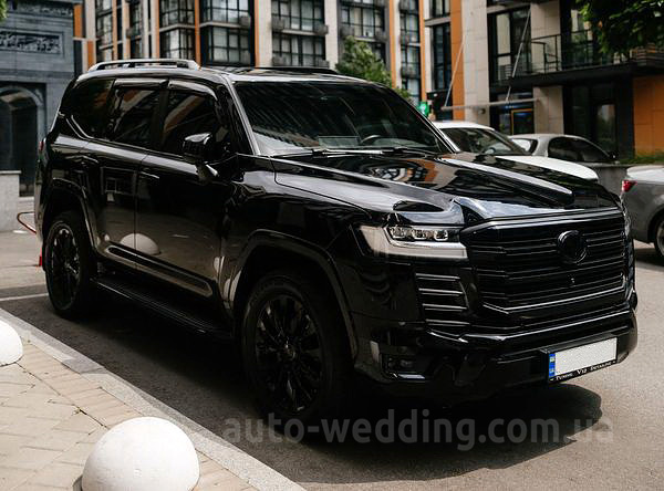 Позашляховик джип на весілля Toyota Land Cruiser 300