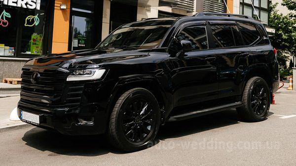 Позашляховик джип на весілля Toyota Land Cruiser 300