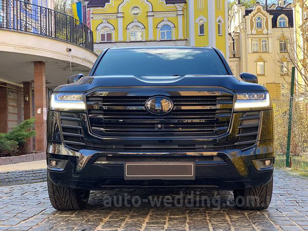 Позашляховик джип на весілля Toyota Land Cruiser 300